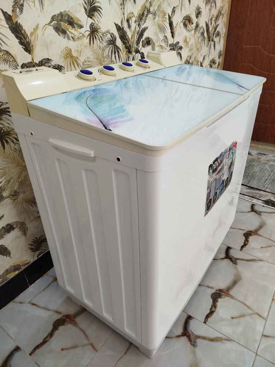 للبيع غساله حجم كبير كلش نضيفه جاهزه غسل وتنشيف بيه ضمان  سعر  125 مكاني كربلاء حي العامل *********** وتساب ماسنجر موجود ***********

