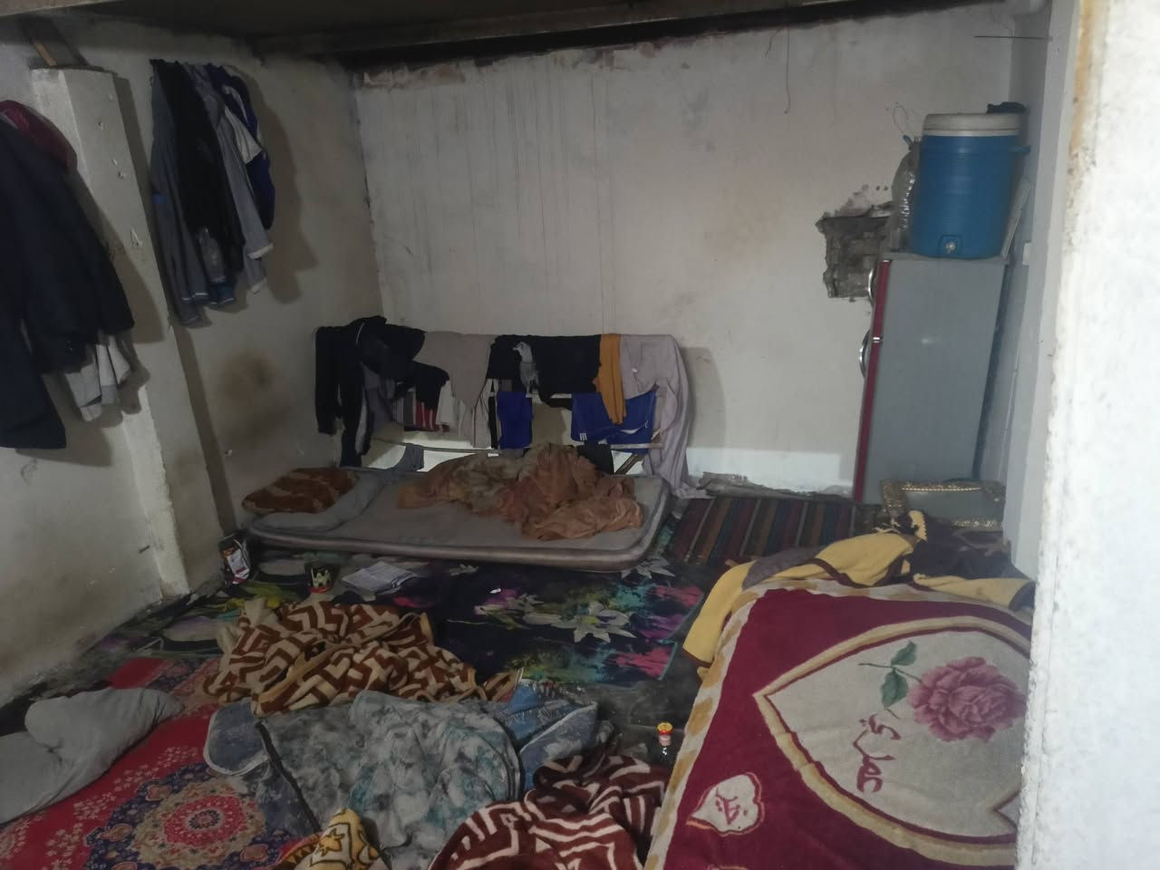 مخبز كامل التجهيزات من عجانه+ثلاجه+مجمده +ثنين تنانير +غرفتين+صحيات +مكانه بغداد الكريعات الي حاب يستفسر أكثر تواصل وياي على هذه
 الرقم ***********اثير 
الرقم ***********اسيا
