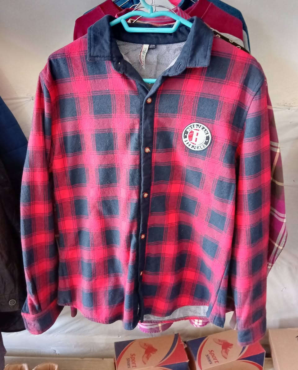 #قمصان_رجالية_وشبابية_وولادية
من #محلات_أبو_علي 
#الخامة قطنية ممتازة
القماش بهاري
ردن طويل
#السعر
#٣_آلاف دينار فقط 

#العنوان
--------
الشارع المقابل لشارع حسينية أسد الله ولمجمع محمد كمال الطبي
#خلف معجنات زمزم 
#قرب محلات بيع الدجاج والطيور على طريق إعدادية صناعة طوز
#مقابل قصابة الرافدين ومقابل مكتبة علي رافدين وكهربائيات غسان عساف وتأسيسات شفق. 
#بجوار مخبز عباس ممش ..

لدينا #خدمة_توصيل داخل مدينة طوز خورماتو.


**إذا كنت صاحب هذا الإعلان وتريد حذفه لأي سبب، رجاءا أرسل رسالة إلى الدعم الفني**