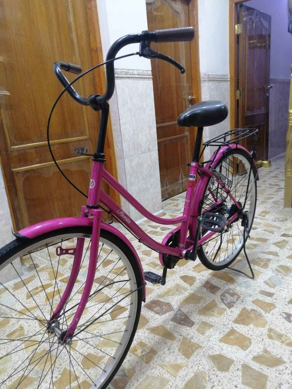 سلام عليكم
بايسكل بناتي للبيع حجم ٢٦ جديد لوك مكفول كفاله عامه مكان بغداد الكماليه السعر 100بي مجال الاستفسار خاص او الاتصال للرقم *********** واتس اب
