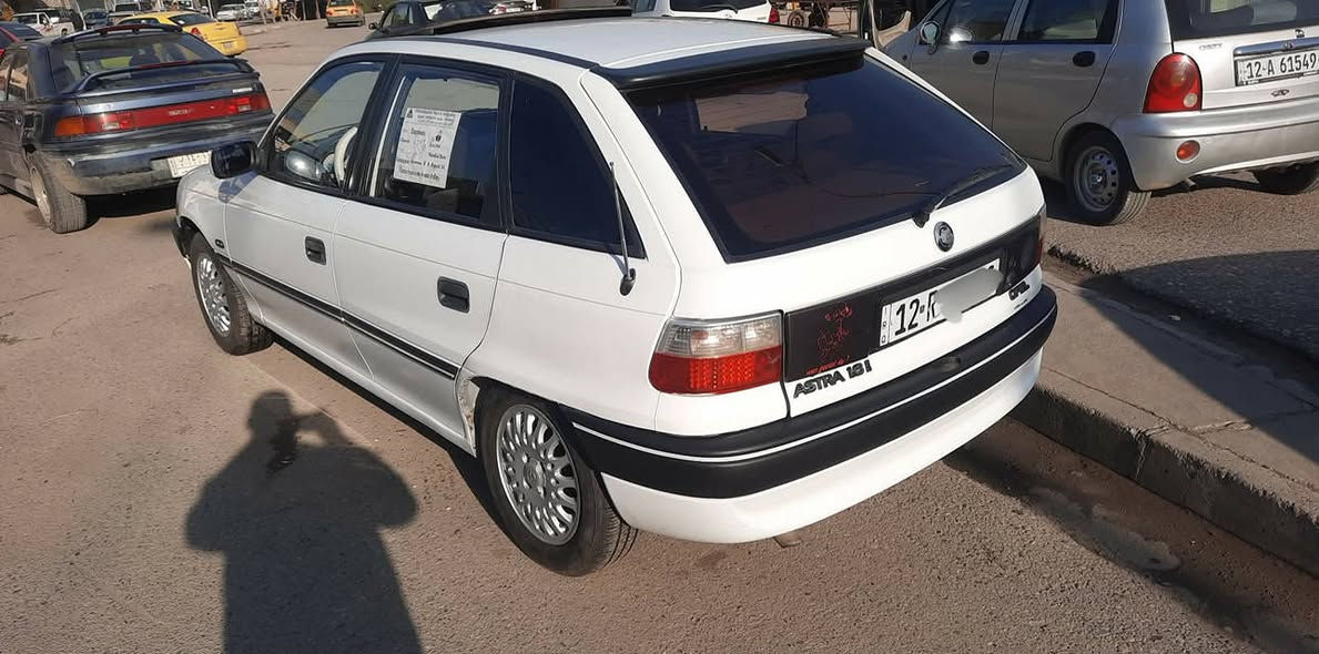 السلام وعليكم أوبل استره حجم 16 
كير تومتيك 
سلايت 
بور
قفل مركزي 
اربع تكوات 
والسياره بسمنا 
رقم مسطره نينوى 
السعر 65$$  
الاستفسار
 ‏‪0771 689 5723‬‏
***********
