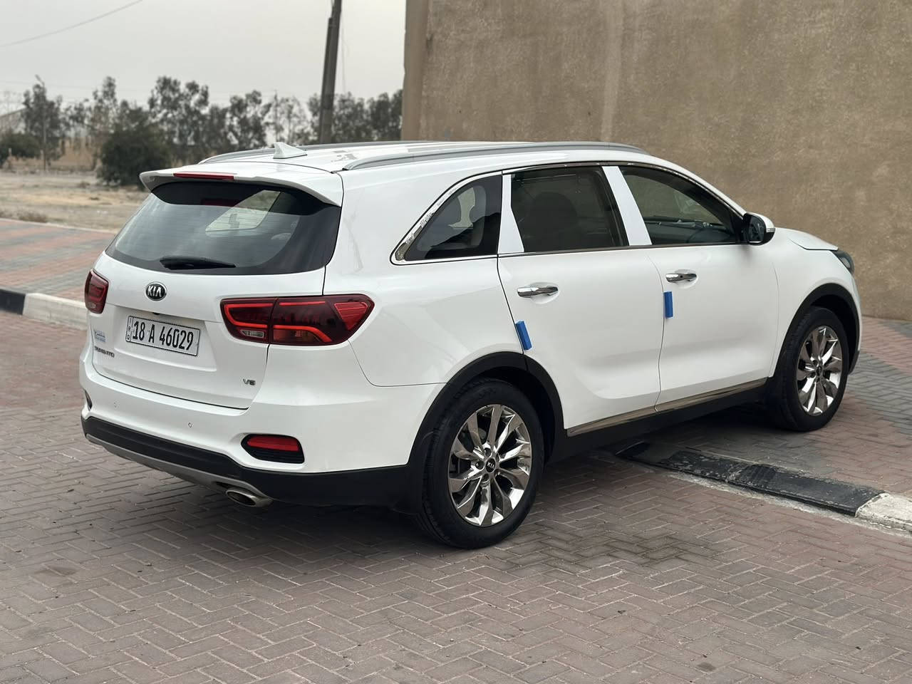 السعر 225
السلام عليكم سورنتو 2020 خليجي رقم بابل الدولي بسمي  بيها قطعتين صبغ سونار مرفق بصور جاهزه من كلشي مكينه كير كفاله حته من الفتح حداديه جديده تبريد ثلج تخم تاير مكينه 6سلند 7راكب 3قطع تبريد مواصفاتها شاشه كامره تحكم مري شفط جنطه كهربائي تحكم مري 3بصمات كشن كهربائي ماشيه 87 اهواي بيها مواصفات مكاني كربلاء السعر225 مجال يصيط بيع فقط بدون مراوس ***********
