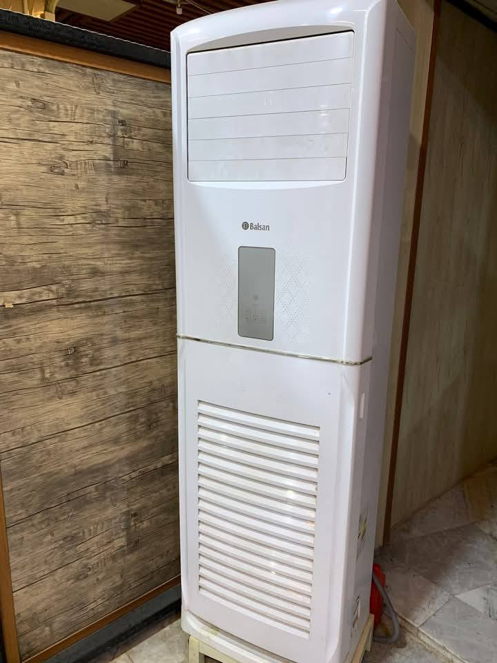 السلام عليكم 3 سبالت واحد ع 150 ابيع كوم حديد ول مجمده ب50 مستعجل عليهم والله رقمي واتسب ***********.
رقمي لتصال ***********
