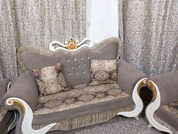 يا الله 
تخم ملكي فول نظافه  5 قطع 10 مقاعد 
السعر 450 وبي مجال قليل 
العنوان الناصريه حي اور 
***********
