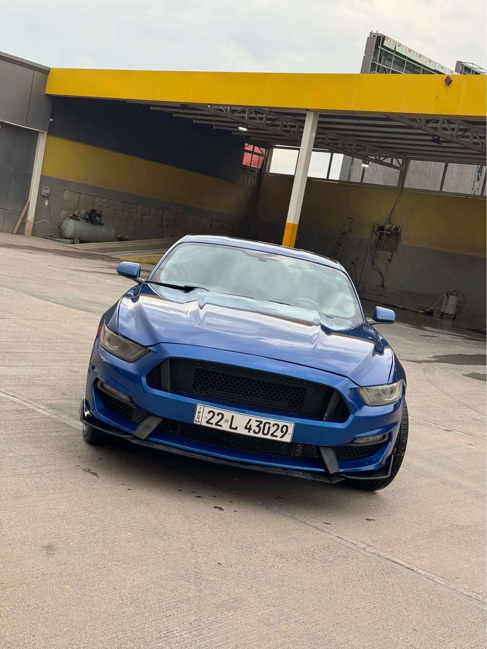 بةناوي خواي گةورة. موستاگ ٦ پستن ٢٠١٧ شين ٨٠مايل رويشتية ٣ پارچةو نيو بي ژوري ايرباك بس سوكان تةقية. ١٤٤ورقةو معاملة *********** أربيل, العراق
