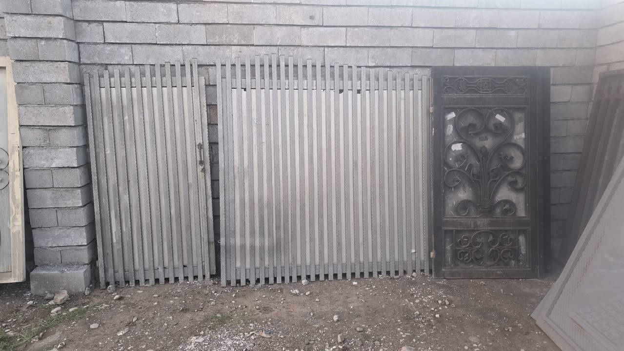 أبواب واشبابيك مستعمل للبيع 
موصل سهل نينوى 
طريق موصل اربيل 
مفرق شاقولي 
قرب جامع الرسول الاعضم 
لي استفسار 
***********
