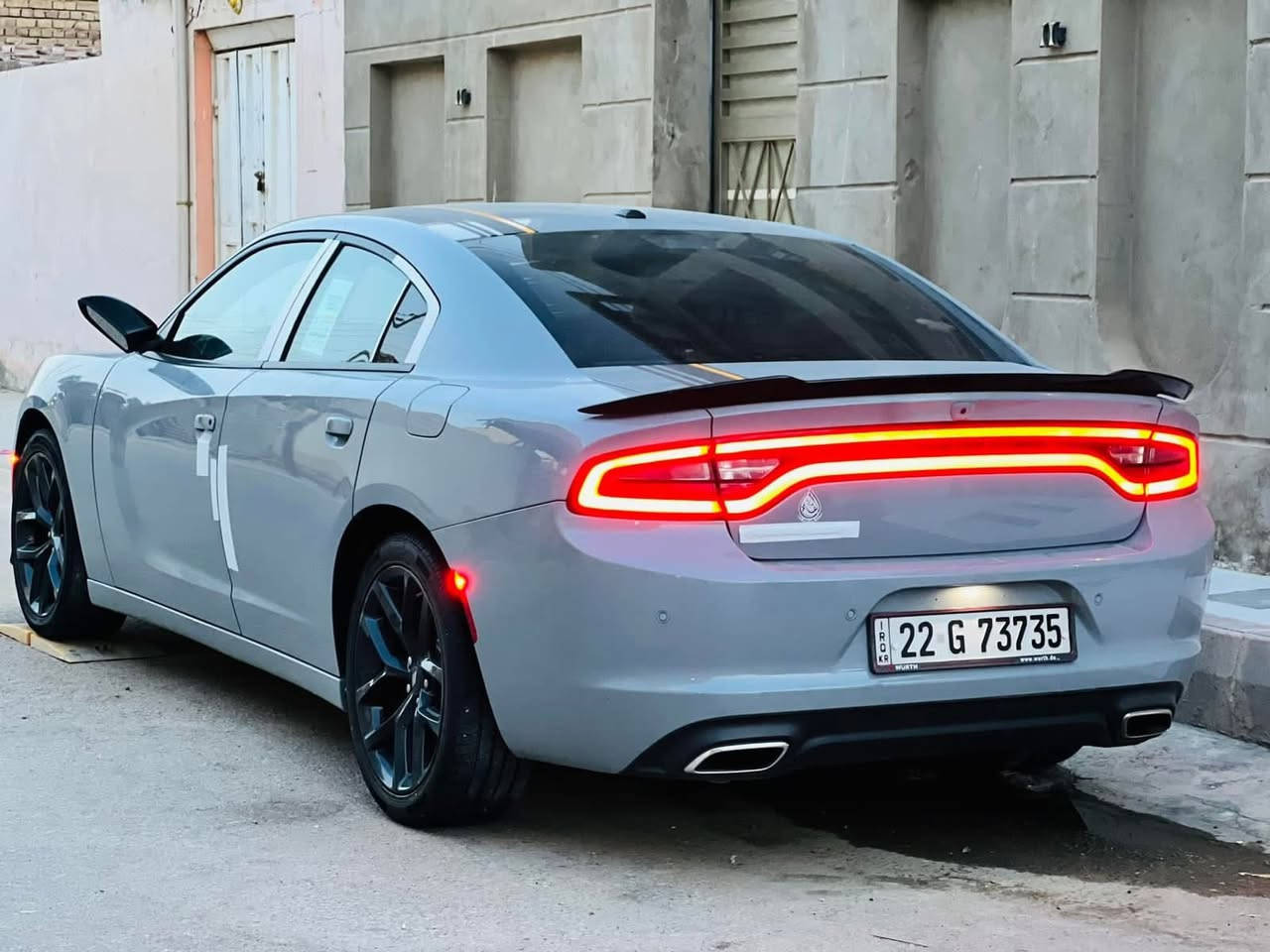 السلام عليكم جارجر للبيع موديل ٢١ اصل سياره جديده كارتون ضربته فقط جاملغ وصور الحادث ب منشور وهنا بلعراق صار بيه حادث جاملغ خلفي سطحي خفيف  السعر 235 وبيه مجال للشراي للاستفسار ***********. واتساب +اتصال
