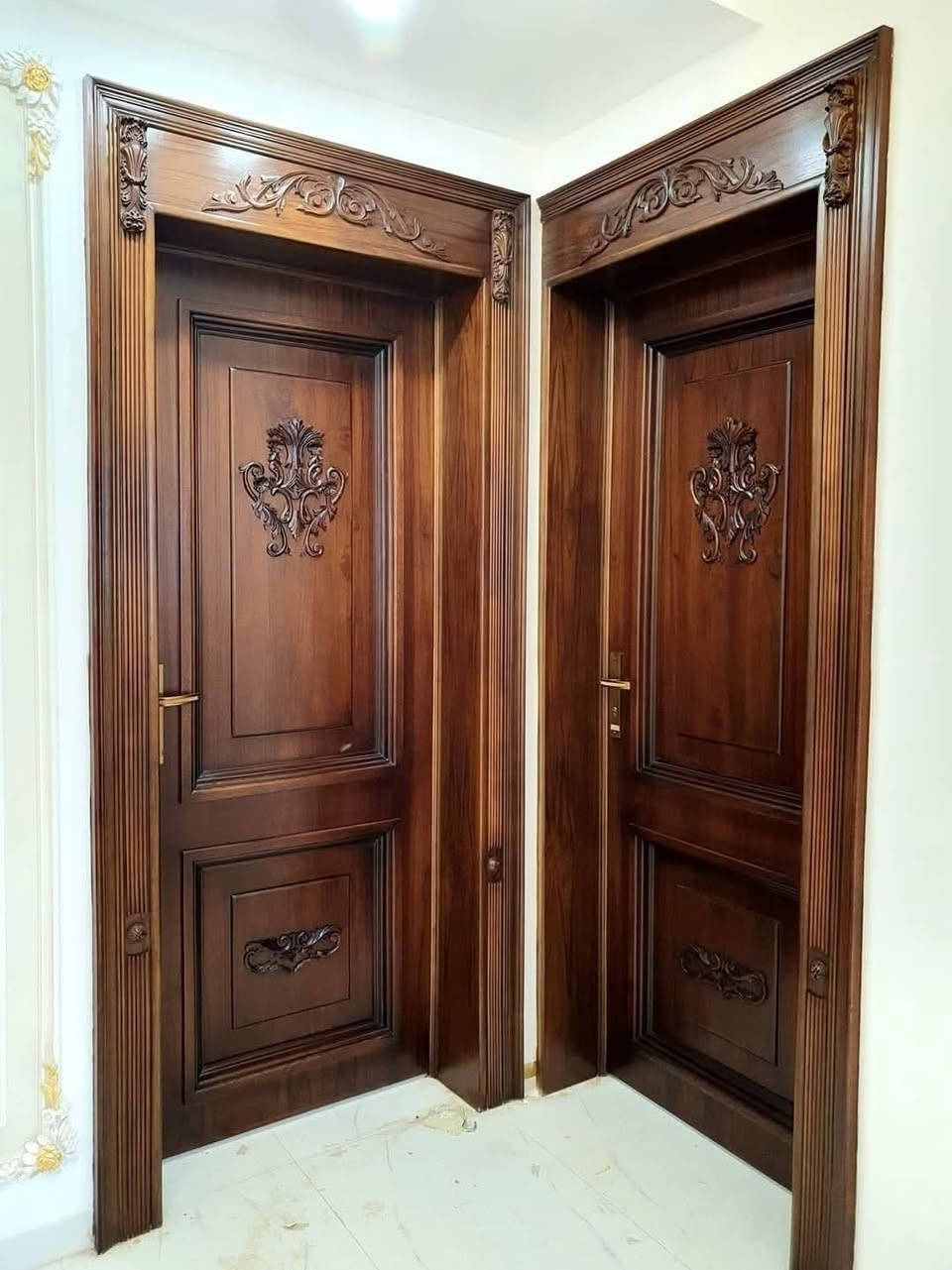 عمل أبواب وغرف النوم وكافه تصاميم ديكورات النجارة هاتف واتساب /***********
