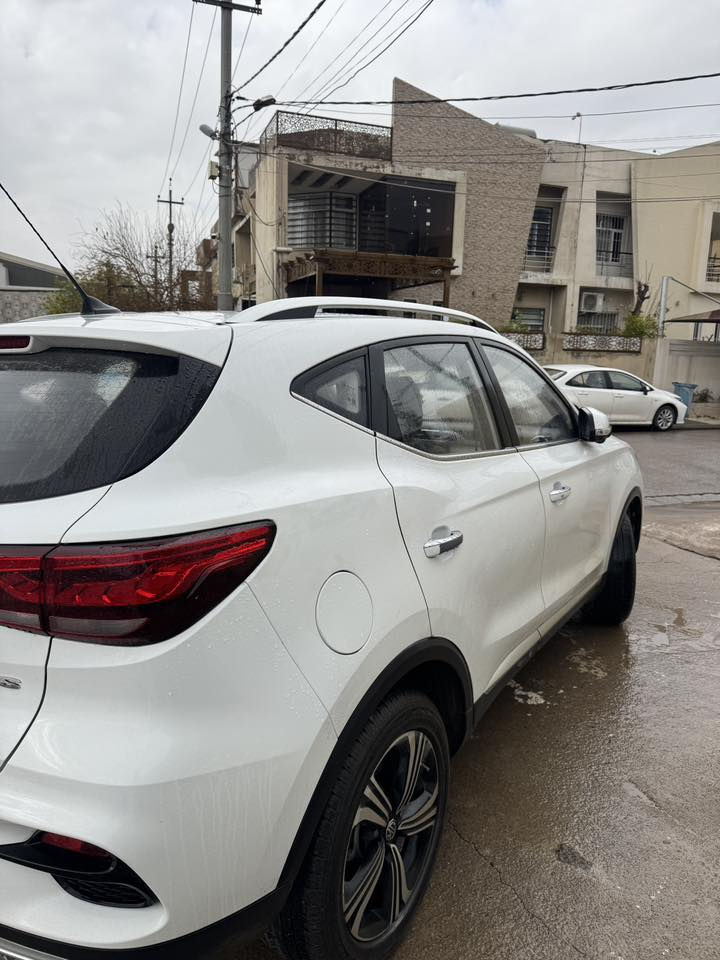 سيارة MG ZS 2024 فول مواصفات فئة LUX
مواصفات1/1
بصمه
هيتر كشنات
بانوراما
تحكم مري
تعديل كهربائي لمقعد السائق

شاشة معلومات تعمل باللمس (حوالي 10.1”) تدعم Apple CarPlay و Android Auto.  
 • دخول ذكي وتشغيل بالبصمة/زر (Keyless & Push Start).  
 • مقاعد جلد / مريحة.  
 • تحكم في الصوت من عجلة القيادة.  
 • مثبت سرعة (Cruise Control).  
 • فتحات تكييف خلفية.  
 • كاميرا خلفية + حساسات وقوف.  
 • نوافذ كهربائية.  

أكياس هوائية أمامية وجانبية (6 أكياس).  
 • فرامل ABS + نظام توزيع قوة الفرامل EBD. .  
 • نظام مراقبة ضغط الإطارات TPMS.  
 • كاميرا 360° 
 • مساند رأس أمامية وخلفية مع ISOFIX.  
 • مصابيح LED نهارية وخلفية.  

     .نظام ثبات السيارة (VSA)

ناقل الحركة: أوتوماتيكي (CVT).  
 • نظام الدفع: أمامي.  
 • سعة خزان الوقود: حوالـي 45 لتر

السعر 148$

الضرر بارد وتكحيل لمعلومات عنه:
التواصل على رقم واتس او خط ***********
***********
