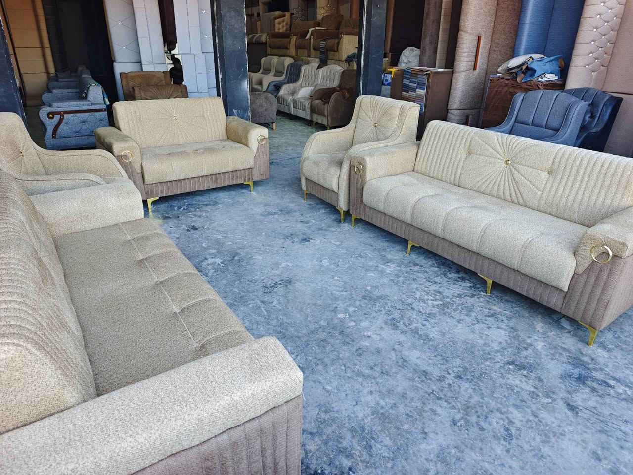 تم بحمد الله وصول وجبة جديدة من التخومة والدواوين .
#جودة_عالية ✨ 
#تصاميم_عصرية ✨ 
#أسعار_تنافسية
عمل حسب الطلب 
أهلاً وسهلاً بكم 🌸
عنواننا
ديالى بعقوبة الشارع الخدمي للمفرق مقابيل العزات 
للاستفسار 
***********
