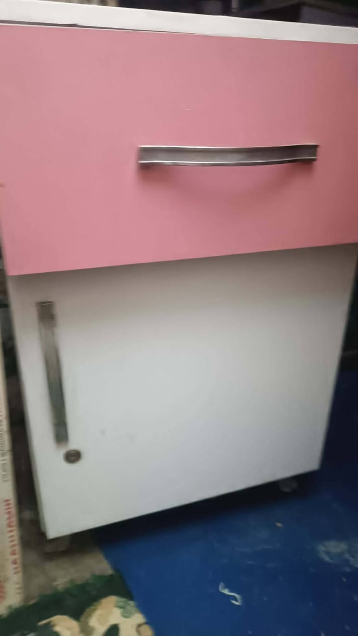 غراض للبيع مكان دوره ابو دشير اكو توصيل بكروه شراي وتساب فقط ***********
