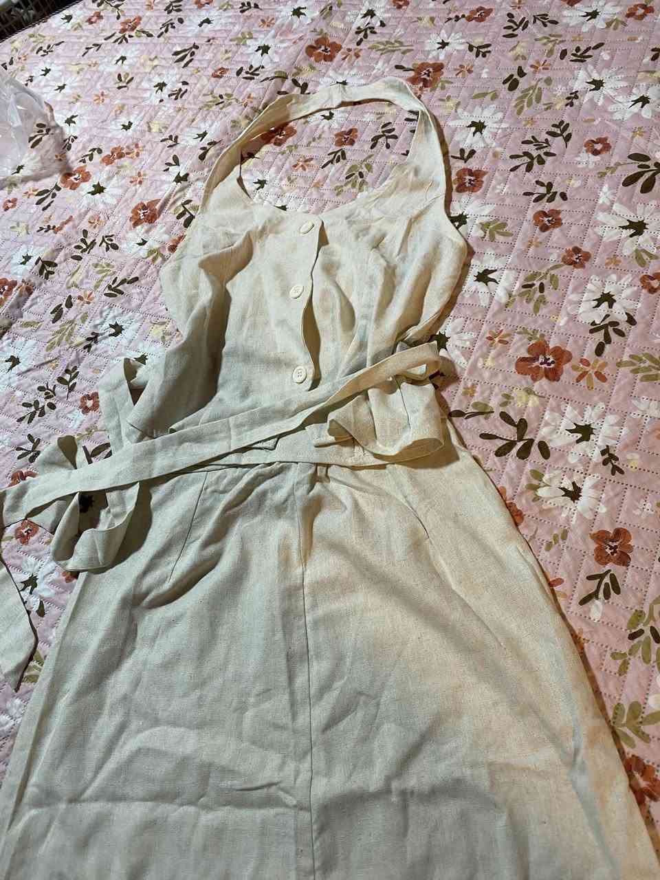 فستان للبيع غير مستخدم قياس Lxx
كوستم نوعيه القماش فكتوري كتان يجننً بلبس قياسو s


**إذا كنت صاحب هذا الإعلان وتريد حذفه لأي سبب، رجاءا أرسل رسالة إلى الدعم الفني**