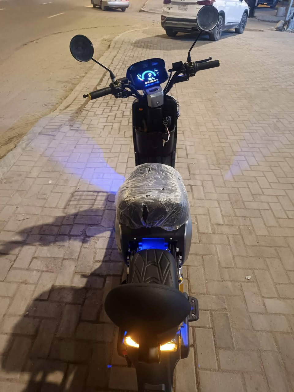 السلام عليكم 
ار 9 مديل 26 الحديث لون رصاصي
5بطاريات حجم كبير 32امبير وينلي الاصلي ام الختم شاحنه الاصليه  وياها سويجين وبصمه وكارت 
4 نمر سرعه 109سرعه حقيقيه 70
دبل اشاره اشاره يمنه ويسره وهورن وبلوتوث لايت عالي وناصي 
دراجه جديده مستخدمه اقل الشهرماشيه100 كيلو فقط 
السعر480وبيها مجال قليل حك الجيه 
واتساب ***********
عنوان بصره حيانيه شارع موسى الكاظم
