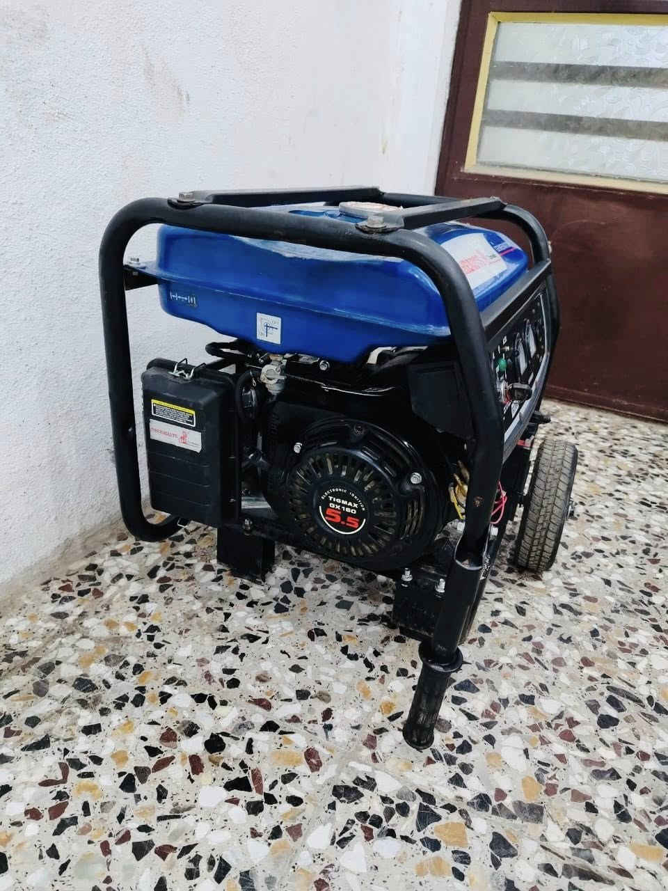 سلام عليكم مولده تايكر كوريه الباب الاول بانزين.3كيفي كيفي12امبير ملف نحاس . الحجم الكبير . مولده كلش نضيفه مشتغلا  شي قليلً بلاديه مداخله اي تصليح نكره بالتشغيل السعر190مكاني  بغداد الشعب ويوجد خدمه توصيل داخل بغداد لرقم الهاتف***********
