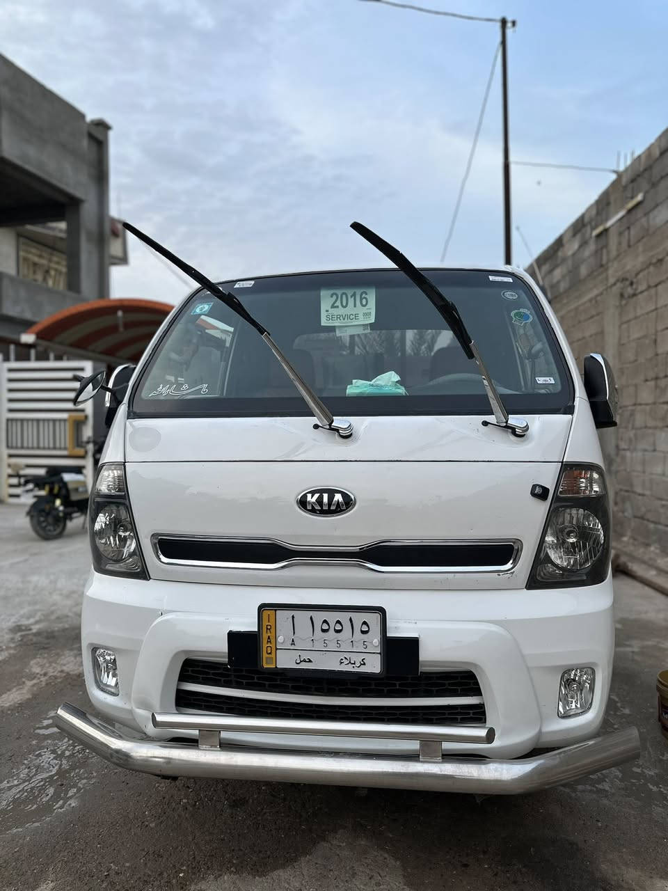 سلام عليكم اخوان بنكو 2016 سياره جديده بلاديه ماشيه 98حقيقي  اخت ل20 كفاله من ضربه وصبق وتبديل محرك بلادي حداديه كير شاصي كلهن كفاله تخم تاير صار سبوع شاده دوشمه جديده سياره جاهزه  تحويل مباشر لسعر   125.   وبيها مجال  لعلوان بصره ابو الخصيب الهاتف ***********
