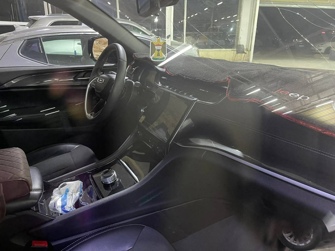 جيب شيروكي 2023
6 سلندر – أمريكي

الممشية: 17 ألف كم قابل للزيادة 
اللون: كرزي
رقم: بغداد

المواصفات:
• رادارات
• حساسات
• شاشة كبيرة (مضافة)
• كاميرا
• سيارة مريحة وفخمة

الحالة:
جاملغ أمامي فقط
الشاصي والدواخل سليم

السيارة نظيفة جداً وما تحتاج شيء.

السعر: 31,000 دولار (310 وبيه مجال بسيط)

الموقع: كوت
للاستفسار الاتصال أو خاص

‭+964 773 402 0664‬


**إذا كنت صاحب هذا الإعلان وتريد حذفه لأي سبب، رجاءا أرسل رسالة إلى الدعم الفني**