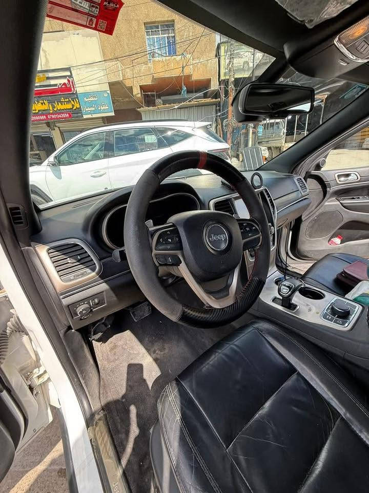 الهم صلي على محمد وال محمد 

(مطلوب مراوس كامري ابيض 2019 وفوك مع الفرق )

جيب كراند شيروكي LlMlTED   2015  لمتد 4x4 فول 
رقم بغداد بسمي تحويل مباشر 

موصفات 1/1
حجم المحرك : 6سلندر 3600  
ماوس وضعيات قياده الفور ويل وجبلي وثلجي 
* فتحة سقف
*تشغيل عن بعد 
*اناره ترحيب 
بصمه دخول ذكي
*صندوق كهربائي 
*كشنات الاماميه كهربائي 
*خزن وضع المقاعد والستيرن 
*ويل حجم 20 كراند شيروكي
هوك امامي خلفي
*شفتات ستيرن 
* كاميرا خلفية 
* حساسات خلفية  
*تعتيم مريا   
* كشنات تدفئة امامي وخلفي 
* كشنات امامي تبريد 
* ستيرن تدفئة   
* لد امامي لايت زنون بلاد
* سستم صوت ٩ سماعات دمام خلفي 
* اشارات مرايا 
*كير طيارة 8 نمر 
* تحكمات ستيرن فول
* تدفئة مرايا جانبيه 

(حادثها خلفي تبديل صندوك فقط اصلي )
بجم كبس حتى الدعامية الامامية بدون صبغ

السعر 205 وبيه مجال كلش بسيط  مكانها بغداد
اتصال ***********
 ملاحظة السيارة يحتاجلها صدر امامي
