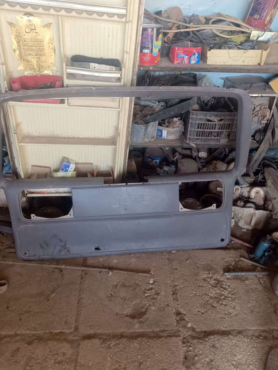 قبق جنطه حديد فارغ
ابطانه نضيفه 70بالميه

*********** 
السعر 100
