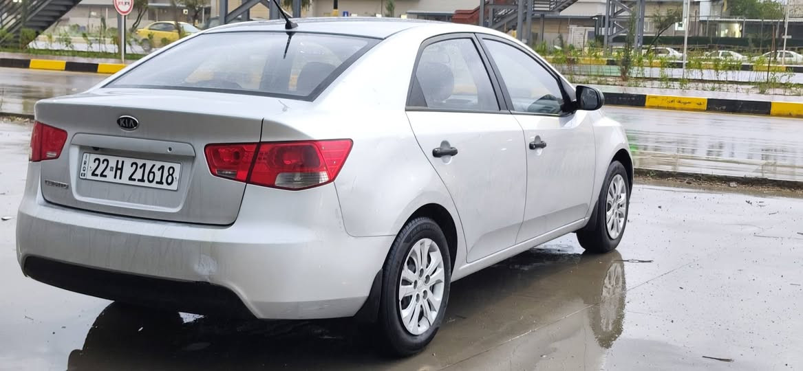 السلام عليكم
كيا سيراتو خليجي
بدون صبغ مكانين بارد بدون فتح بدون تقحيل بدون تبديل 
رقم وسنوية جديد وهزة وفحص شهر 4
محرك 16 دوش شرط
كير توماتيك شرط 
تبريد شرط ثلج
السعر 97
الرقم***********
***********
