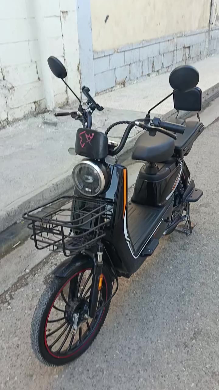 دراجه شحن حجم ٢٠ وضع شركه مستعمله ايام فول مواصفات خمس بطاريات حجم كبير سرعه ٦٠ ثلاث نمر دراجه حيل نظيفه السعر ٣٠٠ وبيها مجال الاتصال ***********
