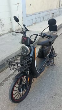 دراجه شحن حجم ٢٠ وضع شركه مستعمله ايام فول مواصفات خمس بطاريات حجم كبي...