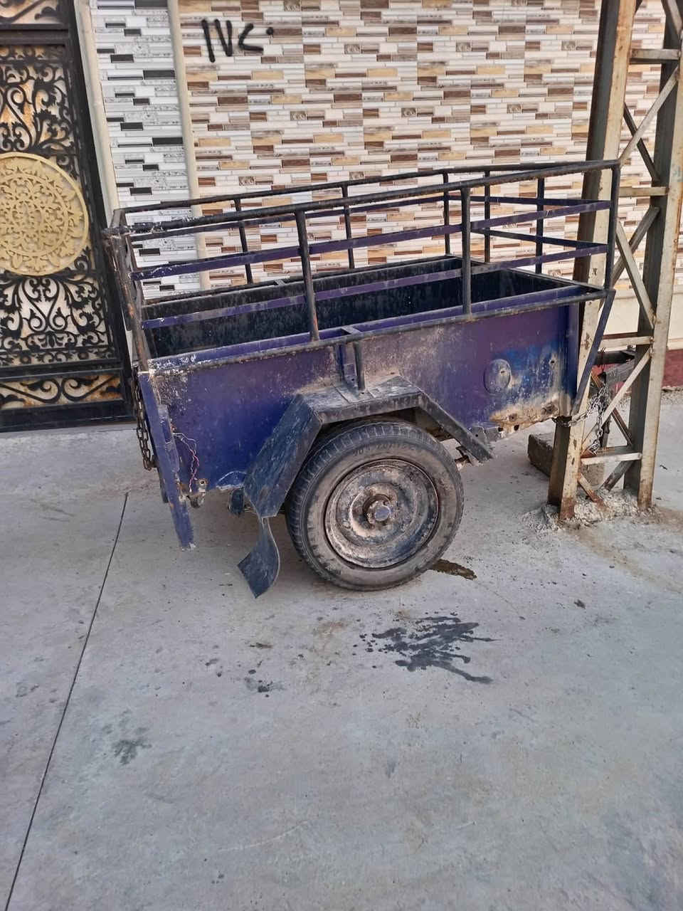 السلام عليكم ورحمة الله وبركاتة عربانه للبيع و السعر على الرقم ***********
