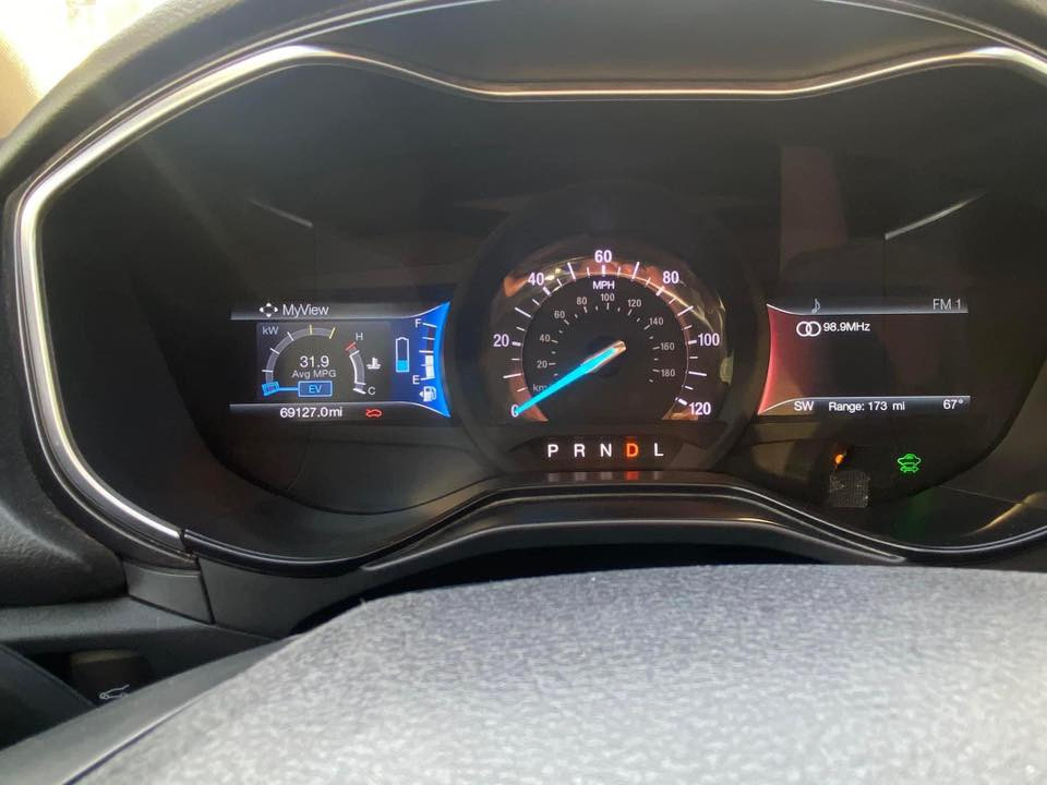 السلام عليكم
فورد ڤيوجن 2019
تيتانيوم هايبرد للبيع

مواصفات التيتانيوم معروفة 
محرك 2000 تنفس طبيعي 
شاشة كبيرة ونظام سماعات 
sony 
كشنات امامية كهرباء 
كشنات تدفئة وتبريد الامامية 
ستيرن تدفئة
خزن ميموري وضعيتين
ماشية ٨٥ ميل
كروس سرعة وتحديد مسار 
نظام تفاعلي عند المسير 
نظام الالوان التفاعلي 
ويل كب 18 عنكبوت كروم 
نظام فتح اللايت العالي اوتو 
وبعد بيها هواية مواصفات 
حادثها جهة المطارة ومبدل جاملغ 
وبنيد...السعر ( ١٤ )  وبي مجال
متواجد في زيونة .. 

للاستفسار الاتصال على الرقم(*********** )واتساب فقط
