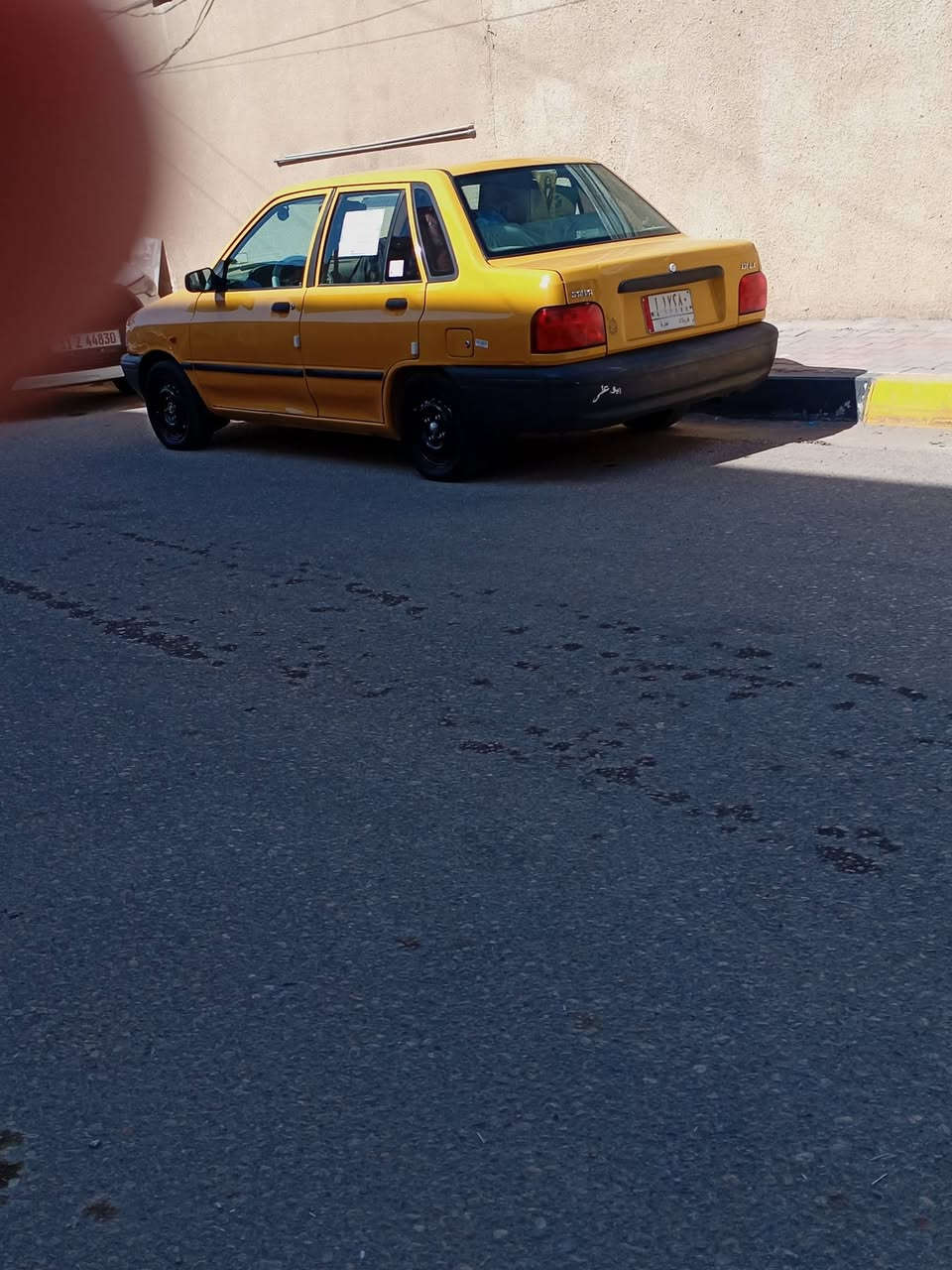 سايبه للبيع مديل ١٤ سياره مكفوله كفاله عامه بيه طخه شبر بلباب الصدر مامبين تبريد تتفئه شغاله حداديه خلفي ولا أمامي فول رقم دولي بسمي السياره السعر 37 وبيها مجال ***********
