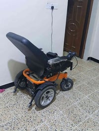 من رخصت الادمن عندي عربانه كهربائيه مستخدمه الحجم الكبير بطاريته الاصل...