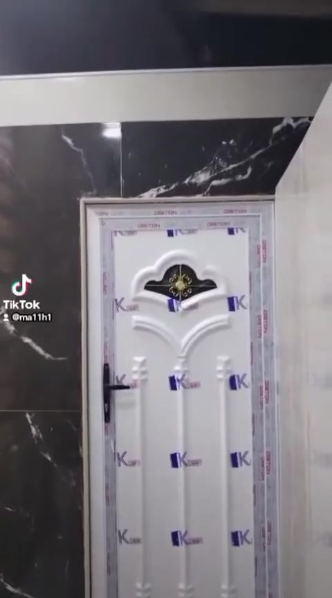 بيت بحي الموضفين ميه متر للبيع بي معامله سعره 50
*********** رقم الوات ساب
بسايدين
