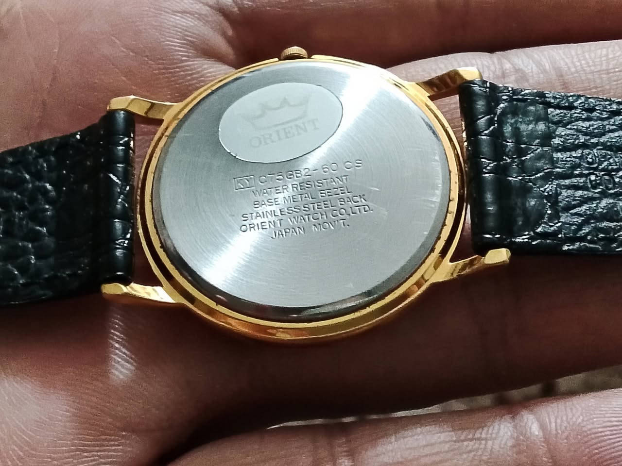 هذه ساعة أورينت كوارتز (Orient Quartz) يابانية أصلية كلاسيكية (Vintage) تعود لفترة الثمانينات والتسعينات.للتقيم ثم البيع لاعلي سعر والتسليم ف المرج الجديده


**إذا كنت صاحب هذا الإعلان وتريد حذفه لأي سبب، رجاءا أرسل رسالة إلى الدعم الفني**