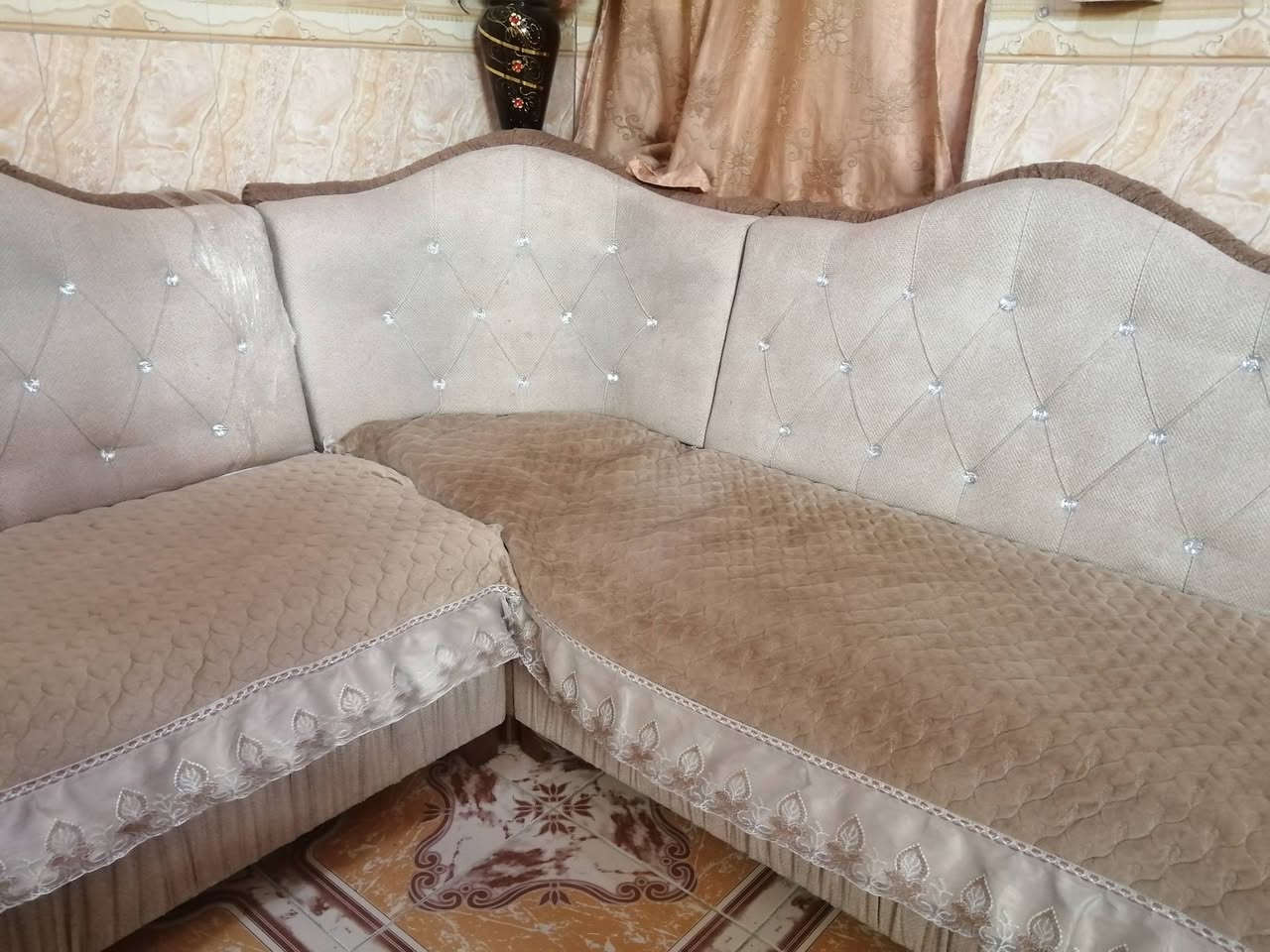 ديوان للبيع 8امتار
السعر 250 وبينو مجال مستعمل شي قليل
للاتصال والاستفسار على الرقم 
***********
