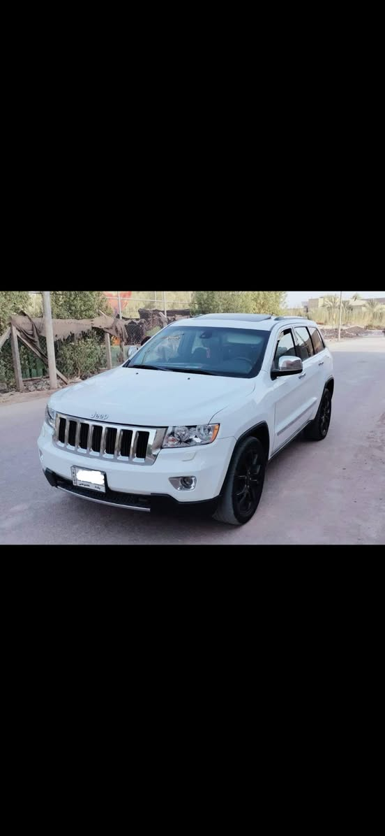 السلام عليكم  ... جيب  موديل 13  رقم بغداد مشروع وطني  .. بأسمي ثاني يوم احولك  سيارة جاهزة  حداديه جديده تخم تاير  مكينه كير  مكفولات و جدد  السياره ماشيه  145 الف   صورة الحادث مرفقة 
السعر 165  للاتصال  ***********
