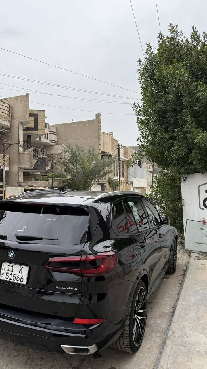 السلام عليكم
بيع او مراوس
BMW X5
موديل ٢٠٢٣
بدون صبغ بدون تبديل 
ماشية ٥٥ 
داخل مميز لون ابيض فوول مواصفات بانوراما جكات ٥ كامرات 
بيها تكحيل بسيط بالجاملغ الامامي الايمن على كد اربع اصابع فقط
السعر ٤٤ الف دولار 
مكاني بغداد العطيفية
للاتصال ***********
