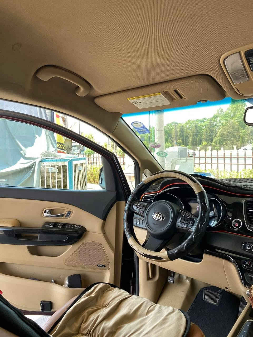 السلام عليكم
كيا سيدونا موديل ١٥ للبيع الضرر خلفي صندوق وجاملغ ايمن وايسر والبوب لسلايت مجرد توحيد لون فول مواصفات بدون فتحه داخل بيجي السياره كلش نظيفه وجاهزه من كلشي 
السعر ١٦٥ وبيها مجال شي بسيط مكانه الأنبار القائم أو اربيل. الاستفسار الاتصال على الرقم التالي ‏‪‏‪***********‬‏
