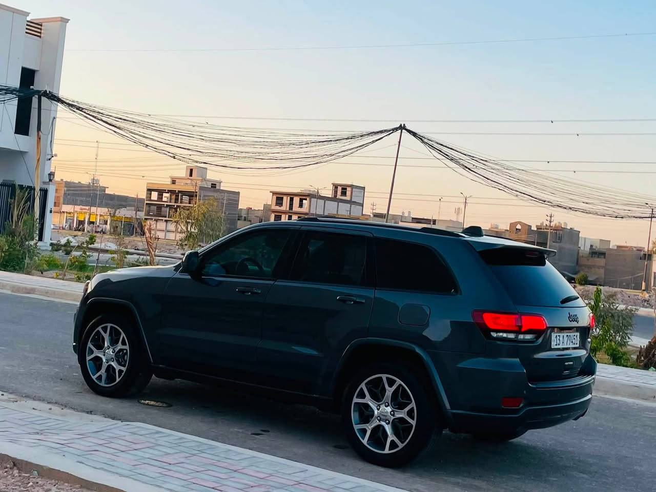 سلام عليكم البيع جيب الاريدو موديل 2018 وأرد امريكي صور الحادث بل منشور مواصفات بلاكتوب فتحه اشاير مري كير طياره تحكمات اوفروت داخل فول جلد كهربائي دبل شاشه دمام خلفي صندوق كهربائي تحديد مسار رادار جانبي حساسات خلفيه +كامره دواره ماشيه 140  سياره جديده وجاهزه من كلشي تبريد ثلج حدادية تخم تاير كير ومكينة مكفولات مكينه ستوني شادها سياره بيها صبغ حزام السعر 143 لاستفسار علا رقم *********** مكان سيارة كربلاء

