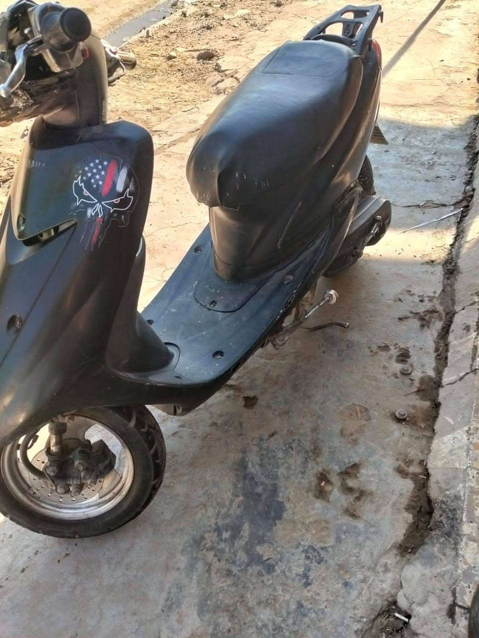 سلام عليكم ..
دراجه عصفوريه للبيع
الدراجه جانت تشتغل فجأه طفت بيه
هسه تشتغل وتطفه 
مكينه حلوه كفراتها كامله 
قفل جنطه قفل ستيرن شغالات
ابيعها طافيه كوم حديد لا تسالني شبيها ما بيها
150 وبيها مجال للشراي
عنواني بغداد البلديات 
***********

