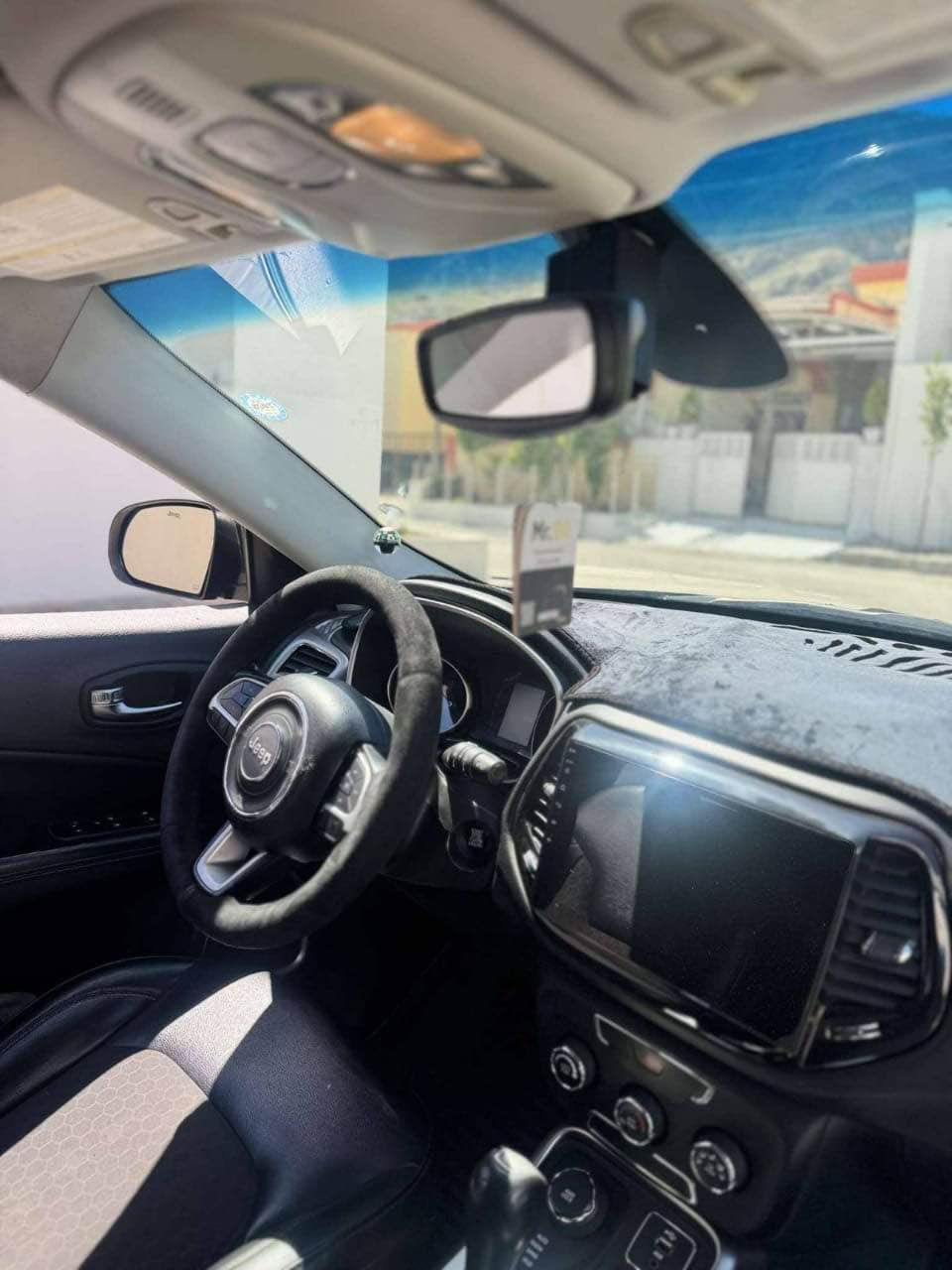 jeep compas 2018
بەسمە
بڕێک بەسمە
گێچ ئەلیکترۆنی سپۆرت
شاشە ئایپاد تەعدیل سورعە سوکان ڤۆلیۆم
دەبڵ ئەکسل
ئۆتۆ ستۆپ
 گێڕ و مەکینە  بەشەرت
هەزە و سەنەوی تازەیە تا ٢٠٣٠ 
چوارتای لۆک تازە
یەک دەرگای دواوە لای سەیاق بۆیاخە بێ ژورەوە
ڕسمی سۆنەرم داناوە
پێش و پشت کەپسە
ئیرباگ سیستەم بە شەرت
سعر(١٢٠) معامەلە شوێن ڕانیە 
ژ(***********) Singapore
