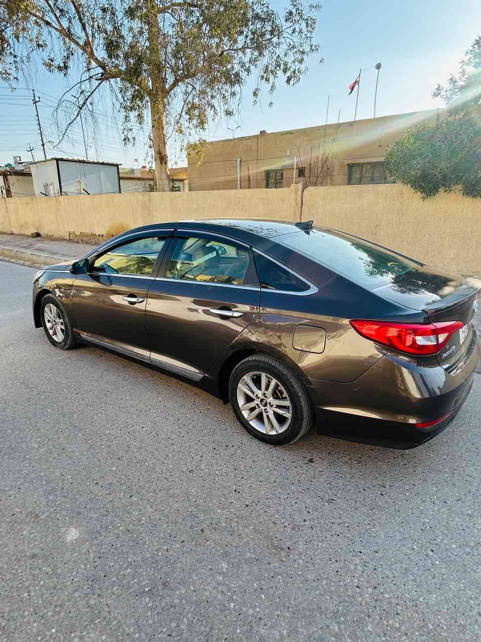 السلام عليكم سوناتا موديل 2015 أمريكي حادثها جاملغ أمامي وبنيد السياره بيها اربع قطع صبغ رقم بابل دولي  سنويه وهزه جديده شرط التحويل جاهزه من كلشي مكينه كير حداديه تبريد ثلج كهربائيات كلها شغاله السياره احلى من الصور شرط مكاني بابل السعر 102 وبيها مجال لشراي اخوان خاص مااجاوب الي يحب يتصل وتدلل وهذا رقمي ***********
