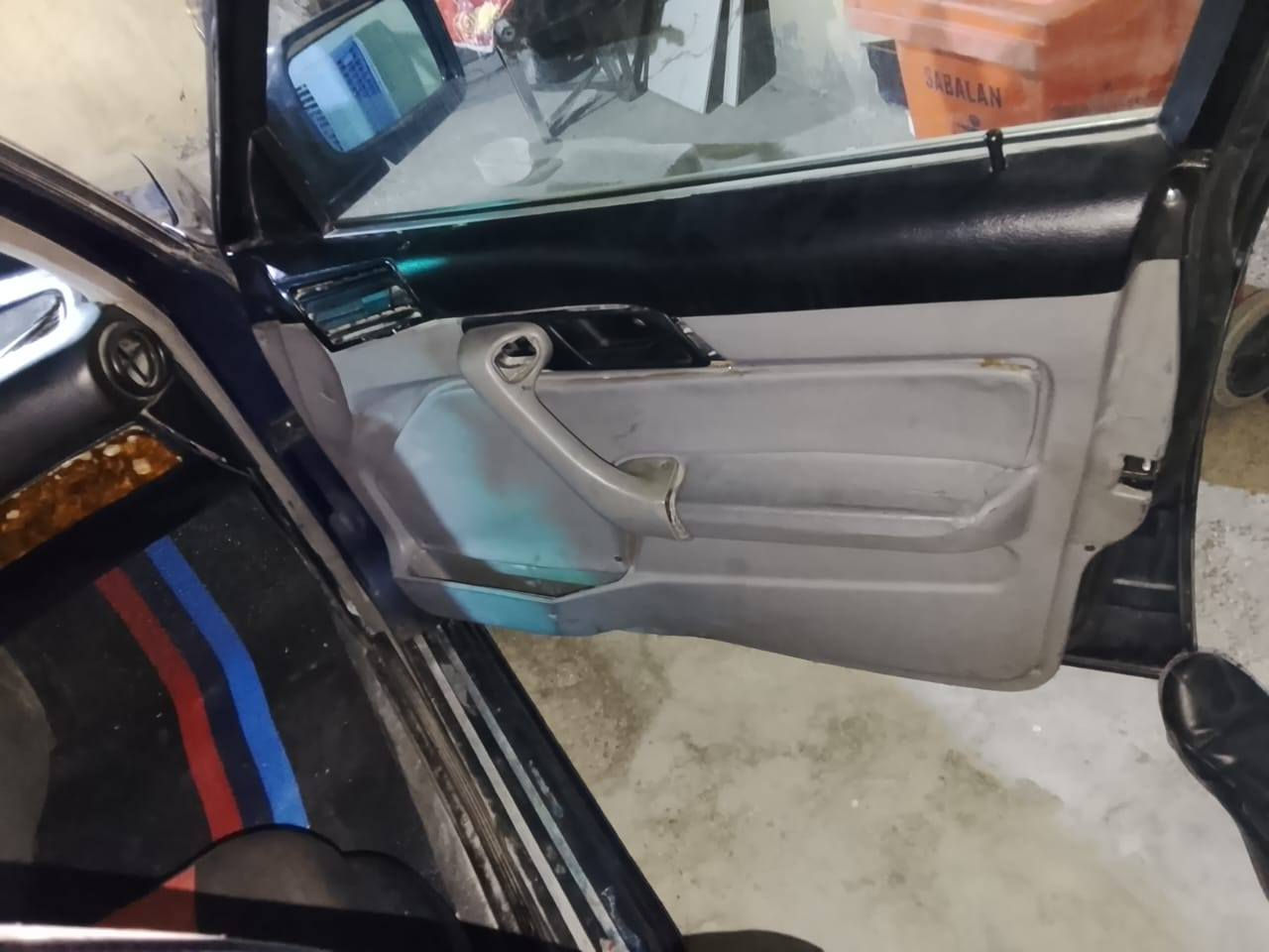 سلام عليكم. بيم دبليو. لبيع  525
سياره جاهزه مانقصه ايشي. مكينه كير جدد كشر انضف من صور بعد. 
موقع سياره بصره زبير. بس شراي ينتصل بدون حراج
سعر 48 وبيه مجال قليل حك جيه.
رقم بس نتصال فقط. شباب.
***********
