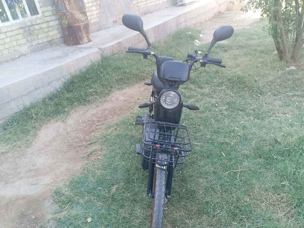 سلام عليكم تراجه شحن للبيع بطاريات نضاف تايرات جديد ضويات ولشاير كلهن شغلات تراجه مابيها اي نقص سويج شغال سعر 190وبيها مجال مكاني بغداد التاجي منشأ نصر هذا رقمي ***********
***********
