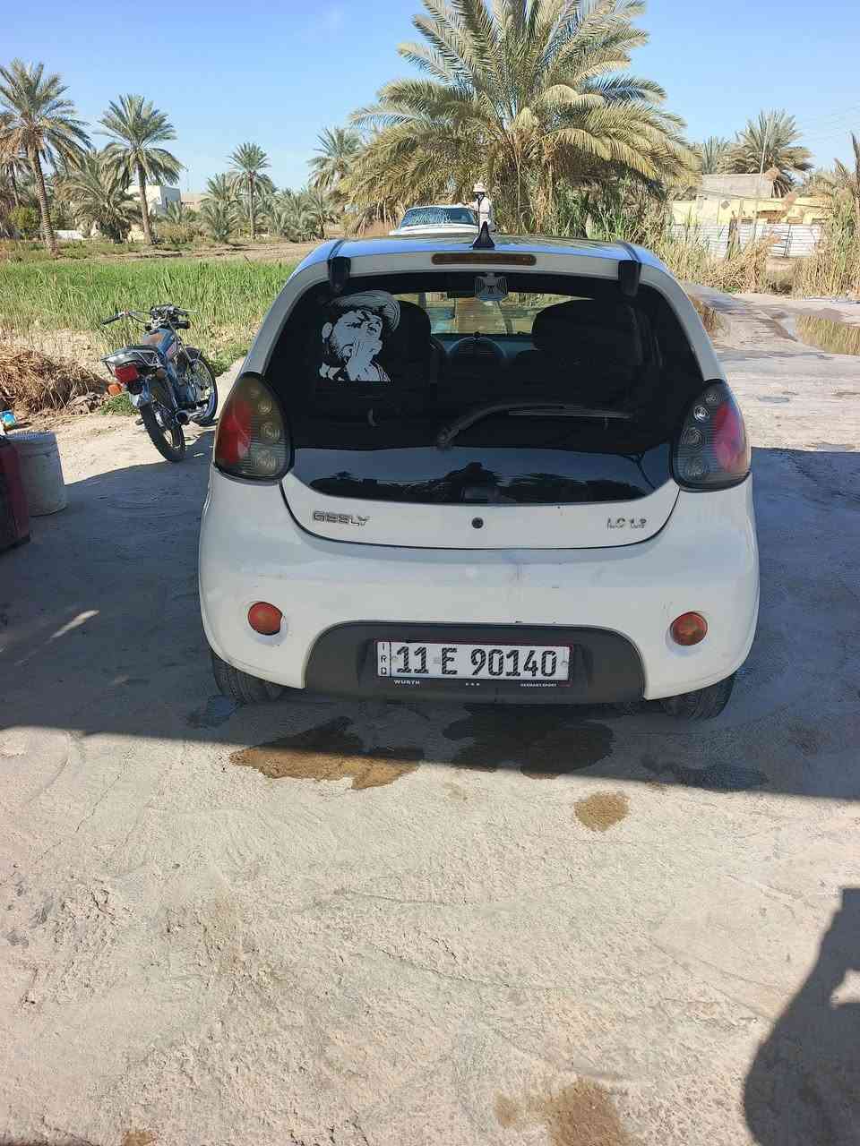 السلام عليكم جيلي باندا موديل 2013 رقم بغداد انكليزي مكينه كير كفاله ياباني تبريد ثلج 
حداديه جديده بيها رشات قليله صبغ  دواير ودوس كهربا ئيات كلها شغاله دوشمه جديده
تخم تاير جديد
السعر 40وبيها مجال بسيط
***********
