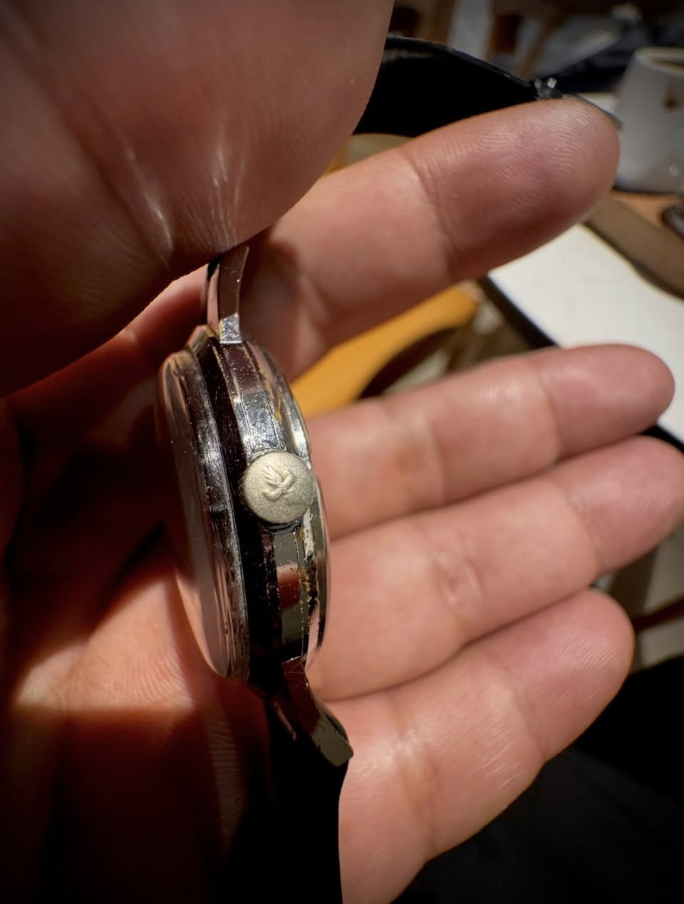 ️ ساعة JOVIAL (جوفيال) سويسرية
إنتاج الستينات (Vintage 1960s)
نصب تكويك 
سنتر ثواني (ثواني وسط)
مينا أسود مميز وكلاسيك
21 حجر 
القطر: 34 ملم
الحالة: نظيفة جداً
التوقيت: مضبوط 100%
السعر: 100 دولار نهائي


**إذا كنت صاحب هذا الإعلان وتريد حذفه لأي سبب، رجاءا أرسل رسالة إلى الدعم الفني**