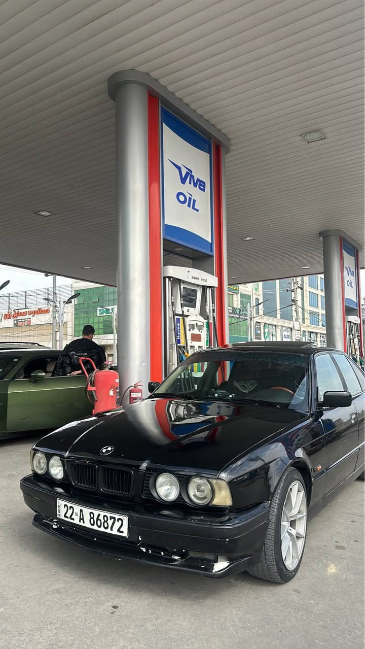 Bmw 525i  مۆدیل 93دیجیتەڵ
فولی گێر عادیە سەیارەکە ماشاللەی دەوێ چار تایەو ویلی  m مۆدیل نوێی لەسەرە  رەقەمی سەنەوی نوێ هەتا ٢٠٣٠
تەبرید ساردو گەرمی بەشەرت گێر مەکینە مەزبوت کەپس عامە لۆ جوانی جەمپەکی زۆۆر خفیفی پشتی هەیتی بێ ئەوەی حوزی سپێری ئەزیەتی خواردبی
سعری ٦٢ معامەلەکی کەمی تێدایە 
لە هەولێرە 
رەقەم تەلیفۆن   *********** أربيل, العراق
