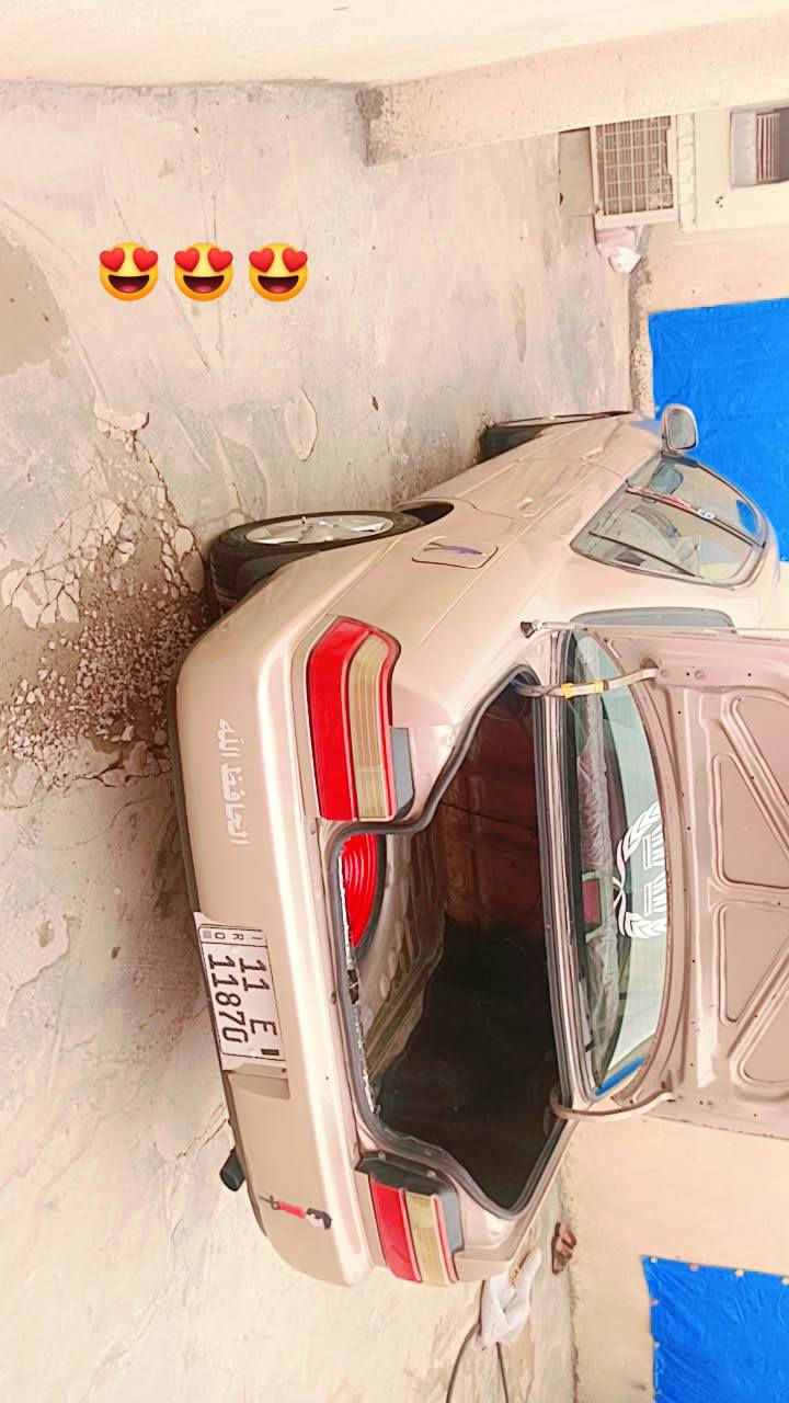 سلام عليكم سياره للبيع موديل 93 سياره مصبوغه جماليه ضربه بل دوسه ولباقي مكفول من كل جانب جاهزه سياره عنوان ذي قار رفاعي رقم ***********
