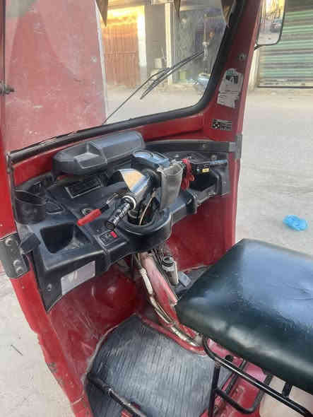 تكتك2018 تي في اس للبيع أوراق كامله للترقيم تكتك لاصبغ ولامعجون ولاتعمير بلاديه مكينه ناعمه لاتبخير ولاتنقيص *********** سعر 3 ملايين و250 بي مجال
