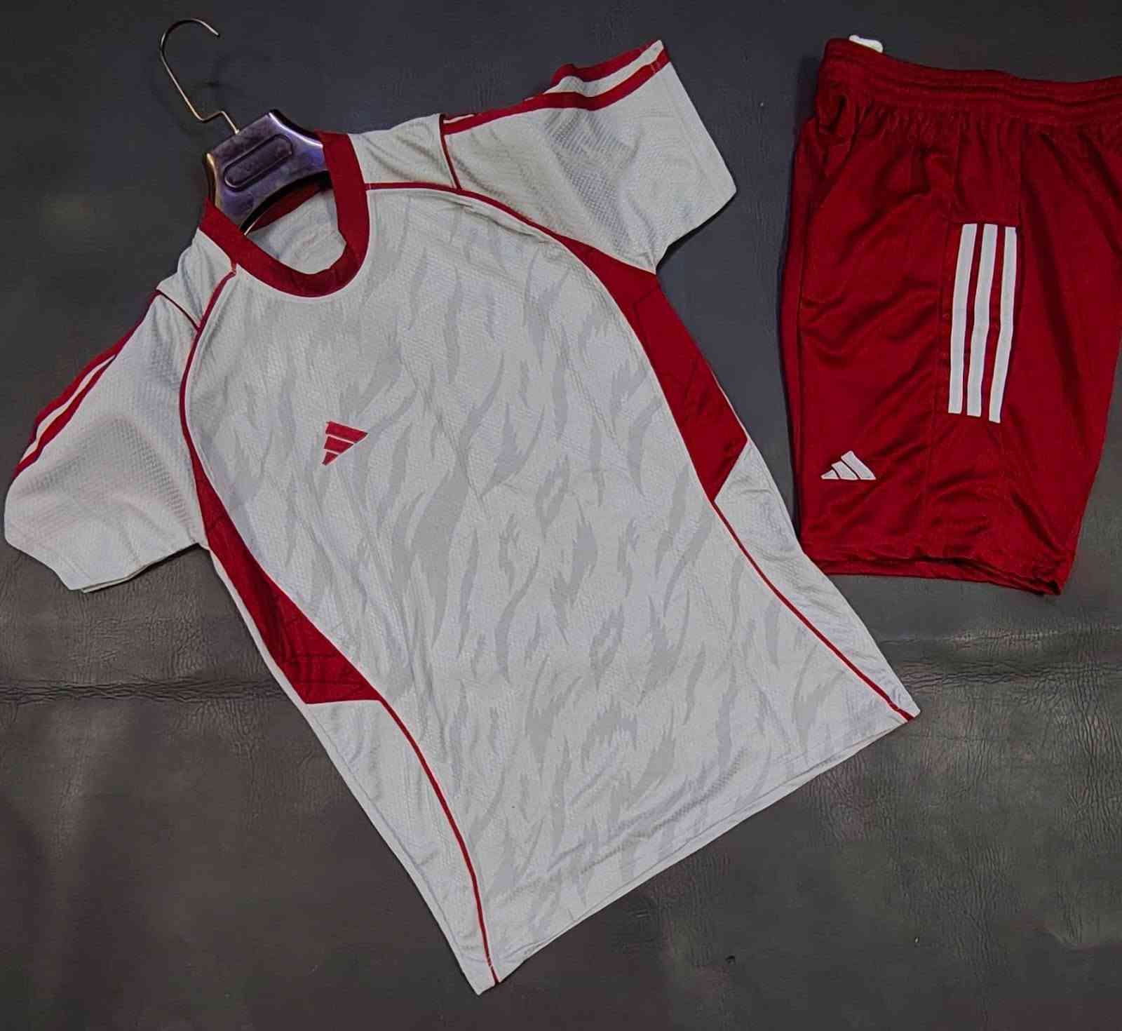على بركة الله وصول وجبه جديده دريس وشورت خامه درجه اولى
قياسات m.l.xl.xxl
الاسعار جددا مناسبه دزلي صوره الدريس الي تريده
ودزلك تفاصيل 
متوفر توصيل وشحن لجميع الدول العربيه


**إذا كنت صاحب هذا الإعلان وتريد حذفه لأي سبب، رجاءا أرسل رسالة إلى الدعم الفني**