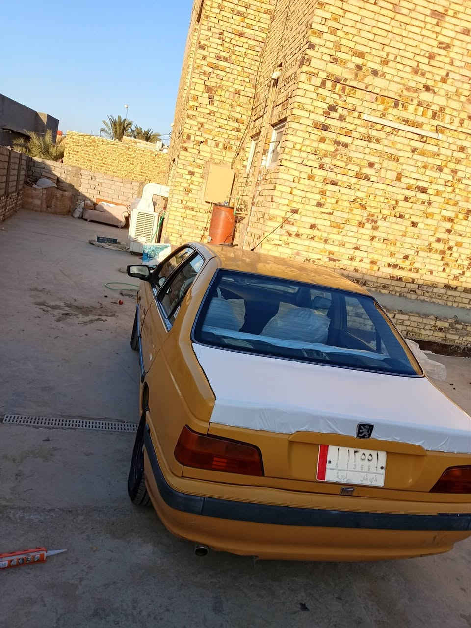 السلام عليكم
بيجو بارص 2015 
رقم ذي قار الماني مشروع وطني 
سنويه ل 28 
مكاني ديوانيه .دغاره  المالك بديوانيه
مصفره هيئه وغرامات 
السياره مبدل بيهه جاملغ امامي جهه السايق
وشويه تعمير بلباب بدون شواصي 
السياره جاهزه كير مكينه حداديه عوزه دبل واحد جهه العبري ودرايم شفت تخم تاير 
السعر 35 وبيهه مجال هاي كل تفاصيلهه اتصل وتدلل موجود واتساب ***********
