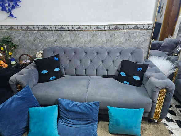 السلام عليكم  تخم للبيع 
موضح بل صورة وفيديو
بعدة جديد  السعر ٤٠٠ وبي مجال بسيط 
الامين الثانية  الرئاسة مجمع ال ٤٠٠ 
الرقم ‏‪‏‪***********‬‏
