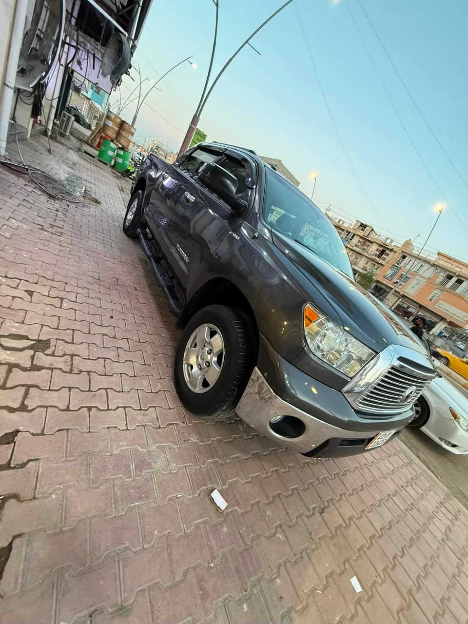 سلام عليكم
تويوتا تندرا 2011
وارد أمريكي 

مواصفات TRD SR5 
سلايت 
تحكم ستيرن

ضرر جاملغ امامي مبدل  +خشم شاصي 
الباقي كفاله فقط بيه كلير قطعتين 

سياره جاهزه مابيه نقص اي شي 
حدادايه كامله جديده كارتون 
تبريد ثلج 
رقم اربيل تحويل مباشر 
السعر 163ورقه وبي مجال بسيط 
*********** مكان السياره الأنبار رمادي

